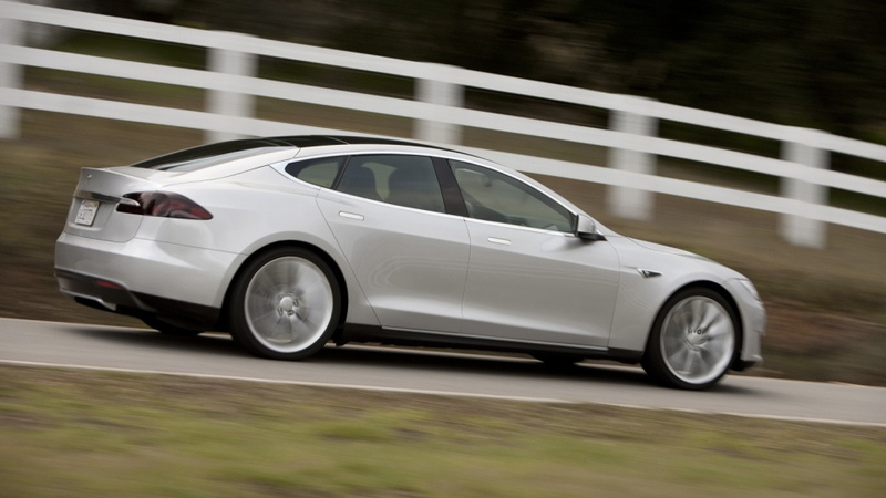 Illustration for article titled Tesla Model S "Alpha" shows off a sleeker electric ass